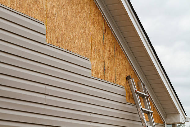 Professional Siding Installation technician working in Hays, NC